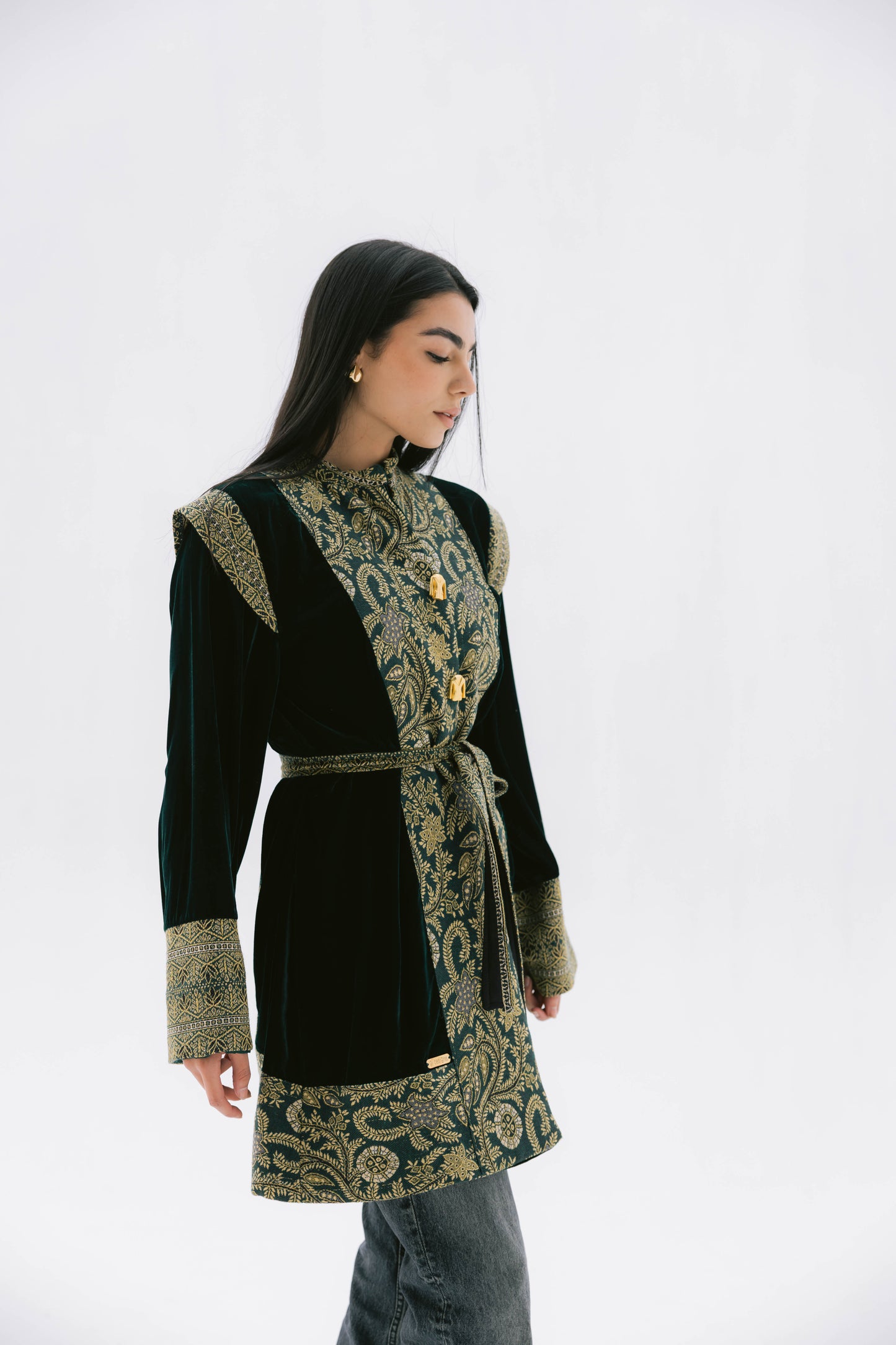 الاطلال jacket