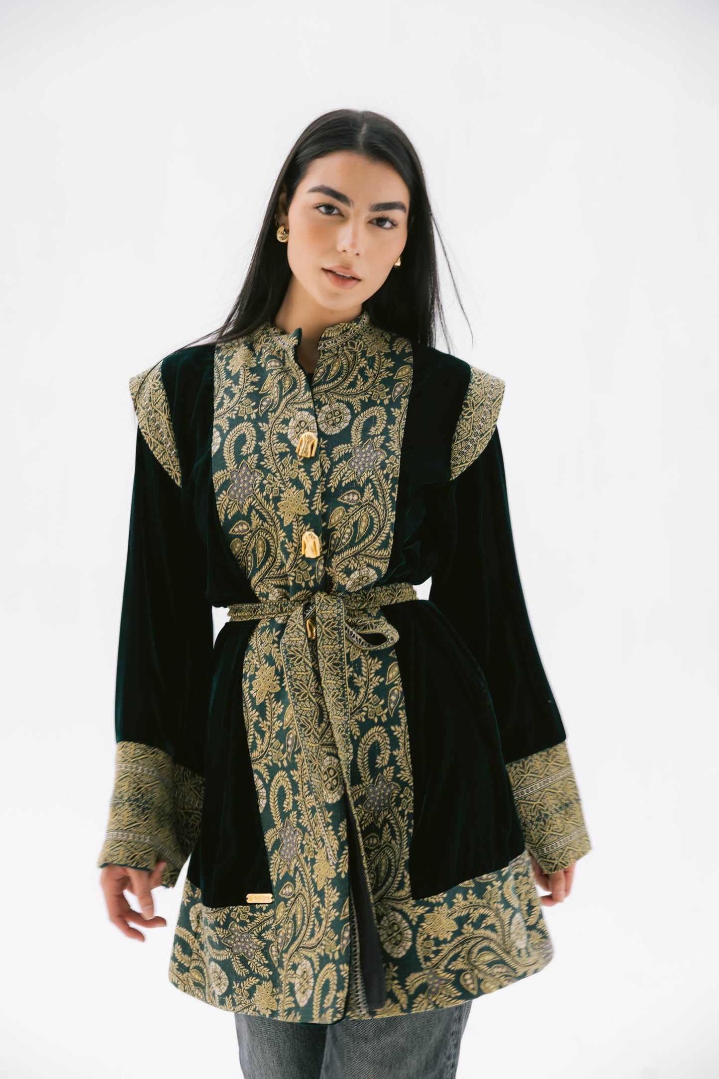 الاطلال jacket