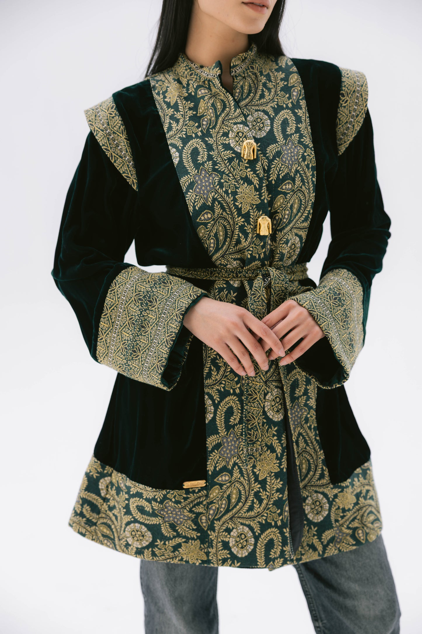 الاطلال jacket