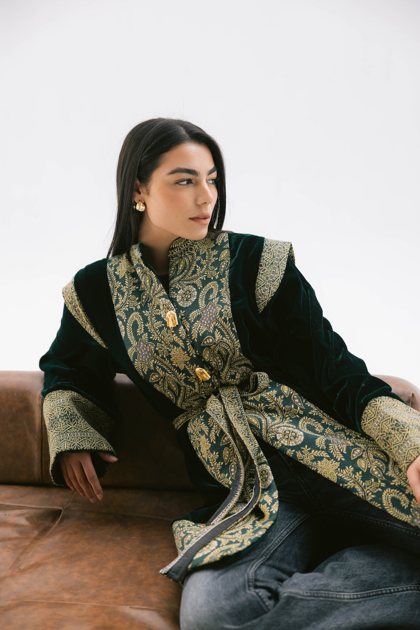 الاطلال jacket