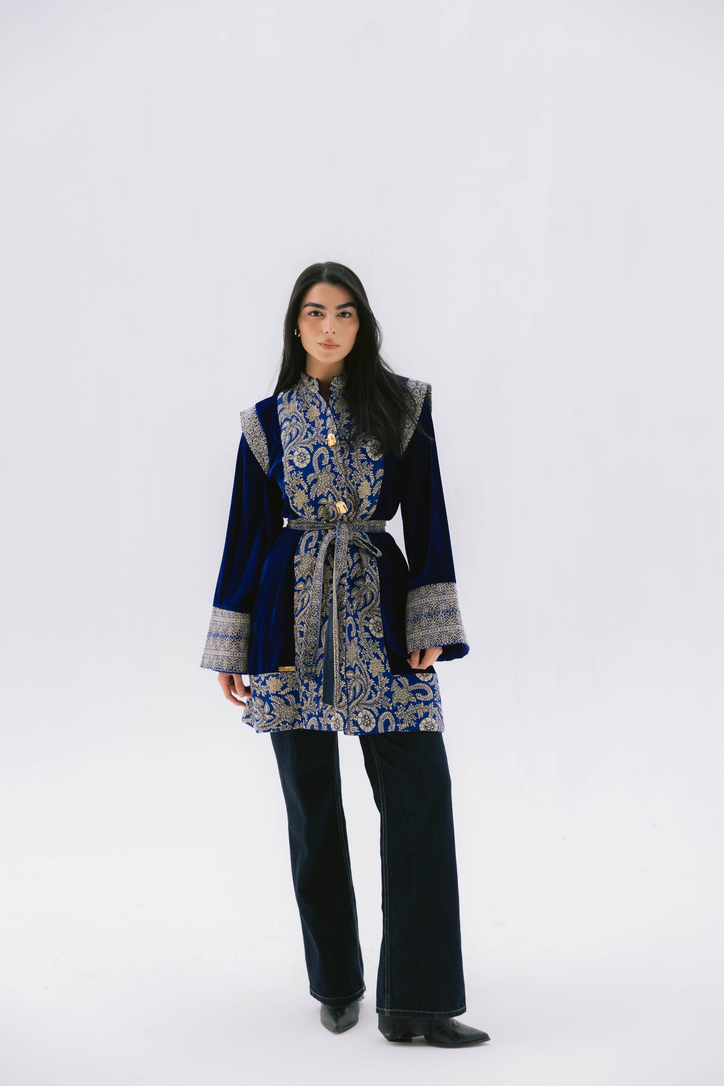 الاطلال jacket